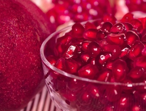 pomegranate benefits for skin care-jpg